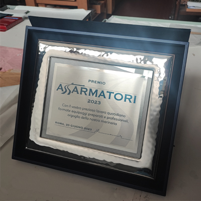 Cornici in argento: Targa 18x24 Argento 925 Comprensivo di Cornice 25x30 e Personalizzazione